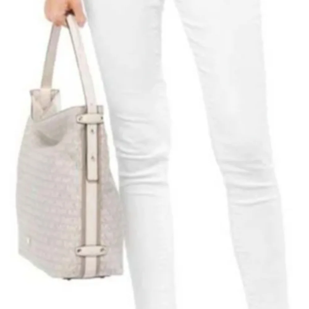 Michael Kors Griffin Large Hobo Bag Natural Vanilla
